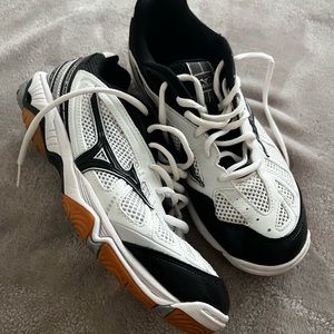 Mizuno volleyball shoes